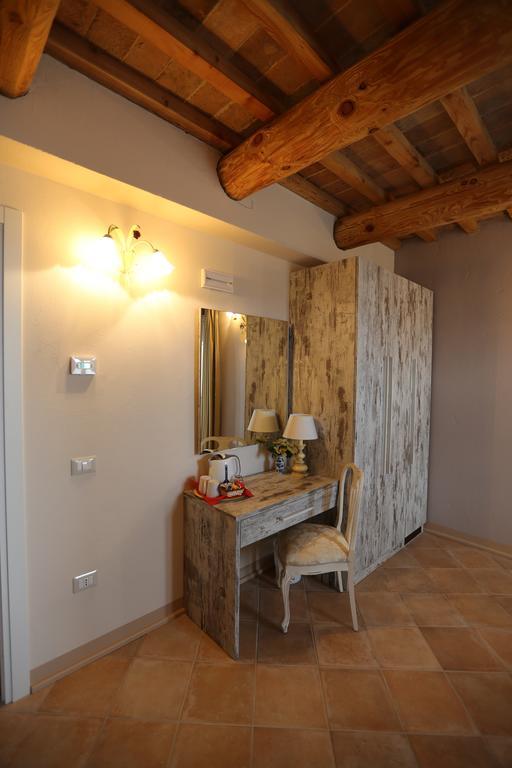Villa Marietta Country House - Marche Montemaggiore al Metauro Phòng bức ảnh