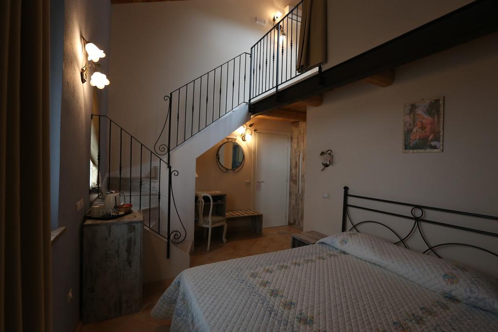 Villa Marietta Country House - Marche Montemaggiore al Metauro Phòng bức ảnh